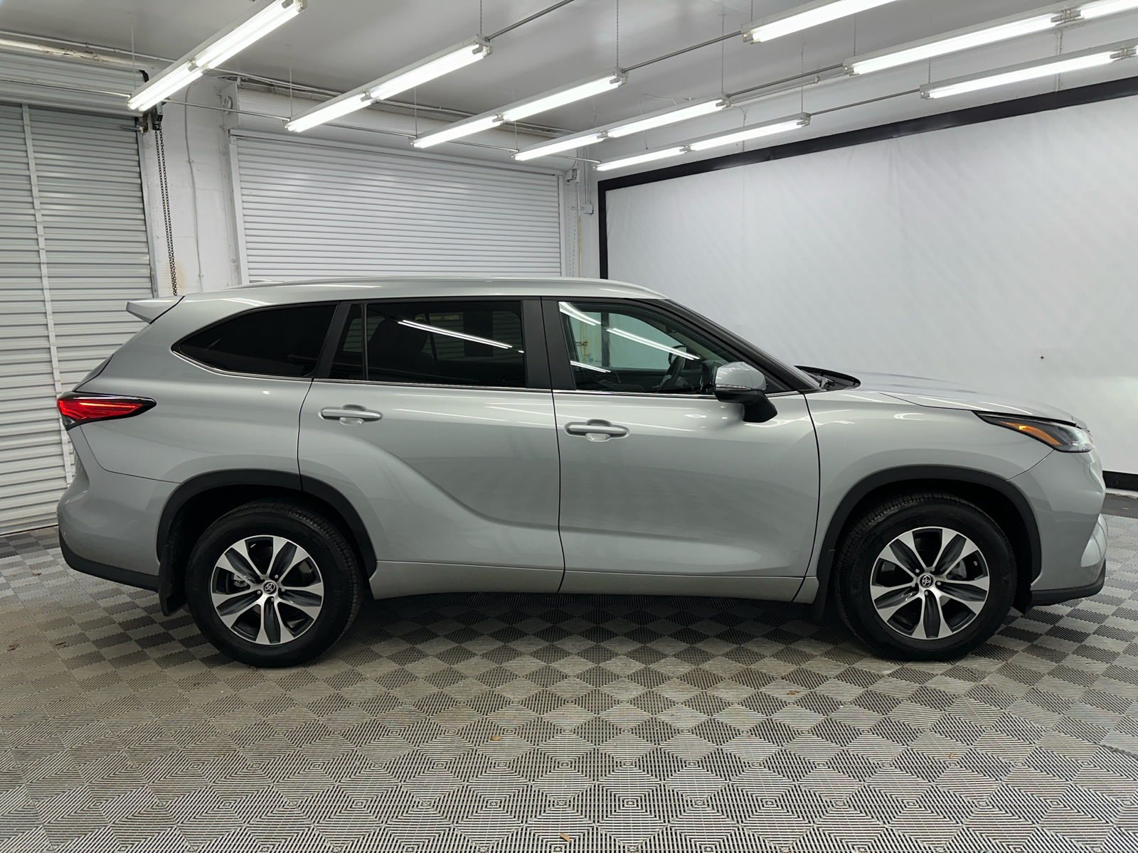 2023 Toyota Highlander XLE 6