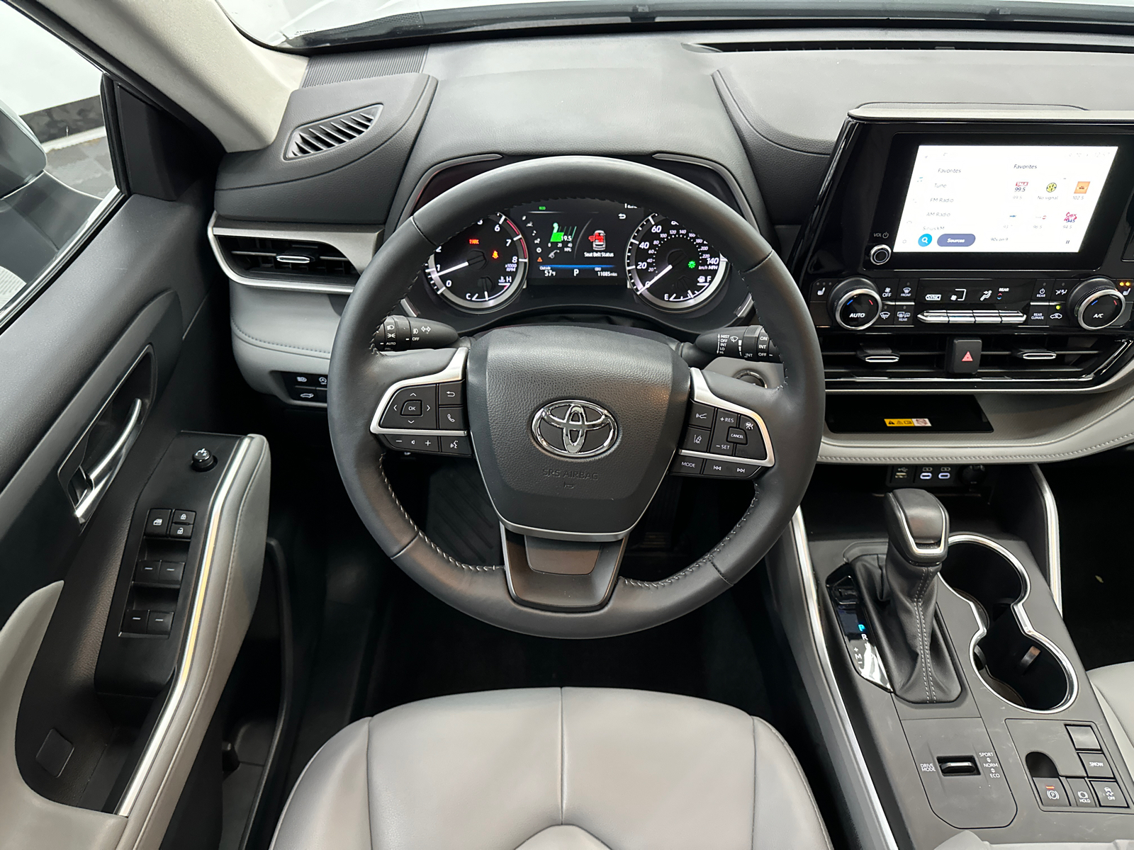 2023 Toyota Highlander XLE 27