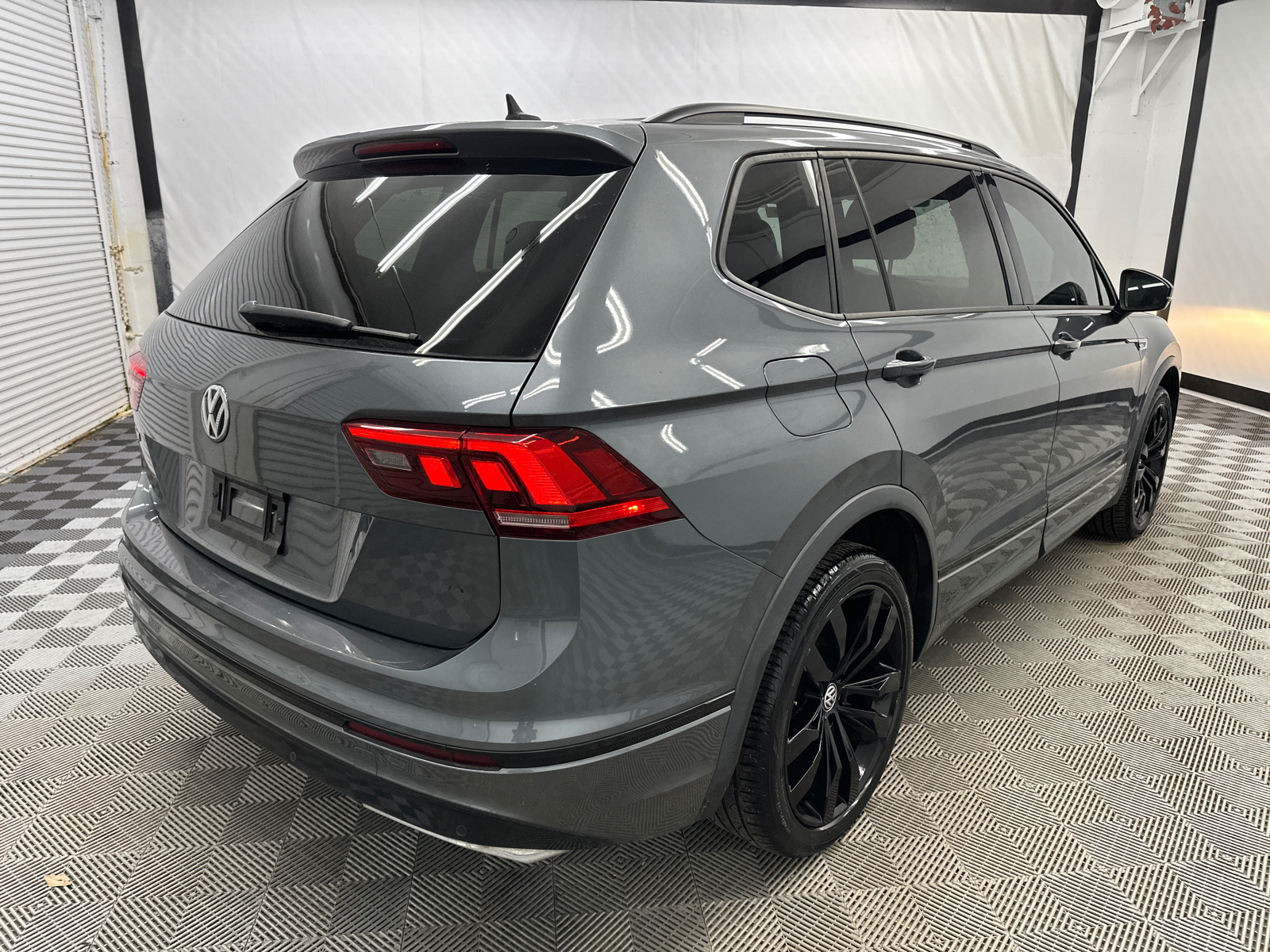 2020 Volkswagen Tiguan 2.0T SE R-Line Black 5