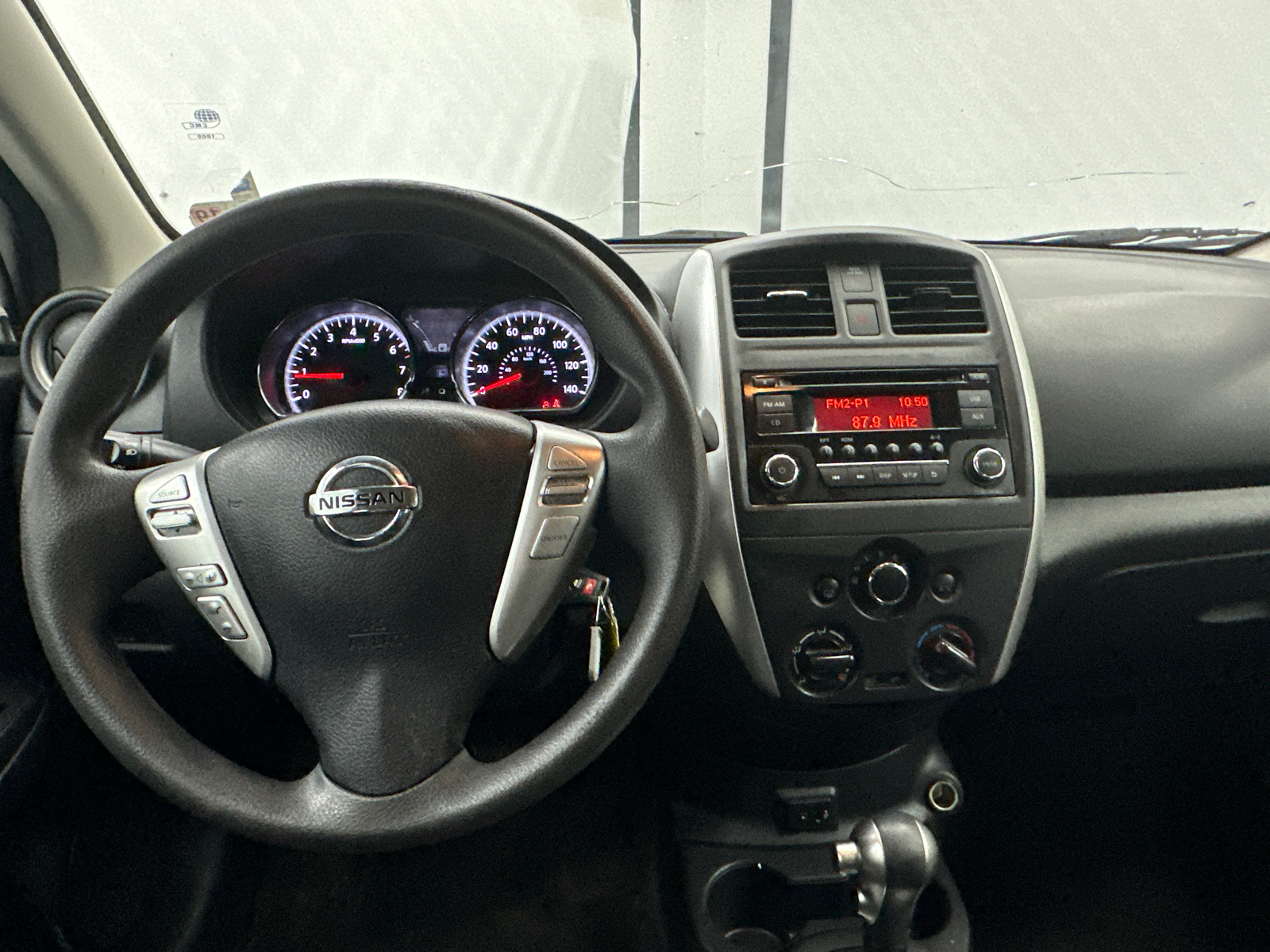 2017 Nissan Versa 1.6 SV 19