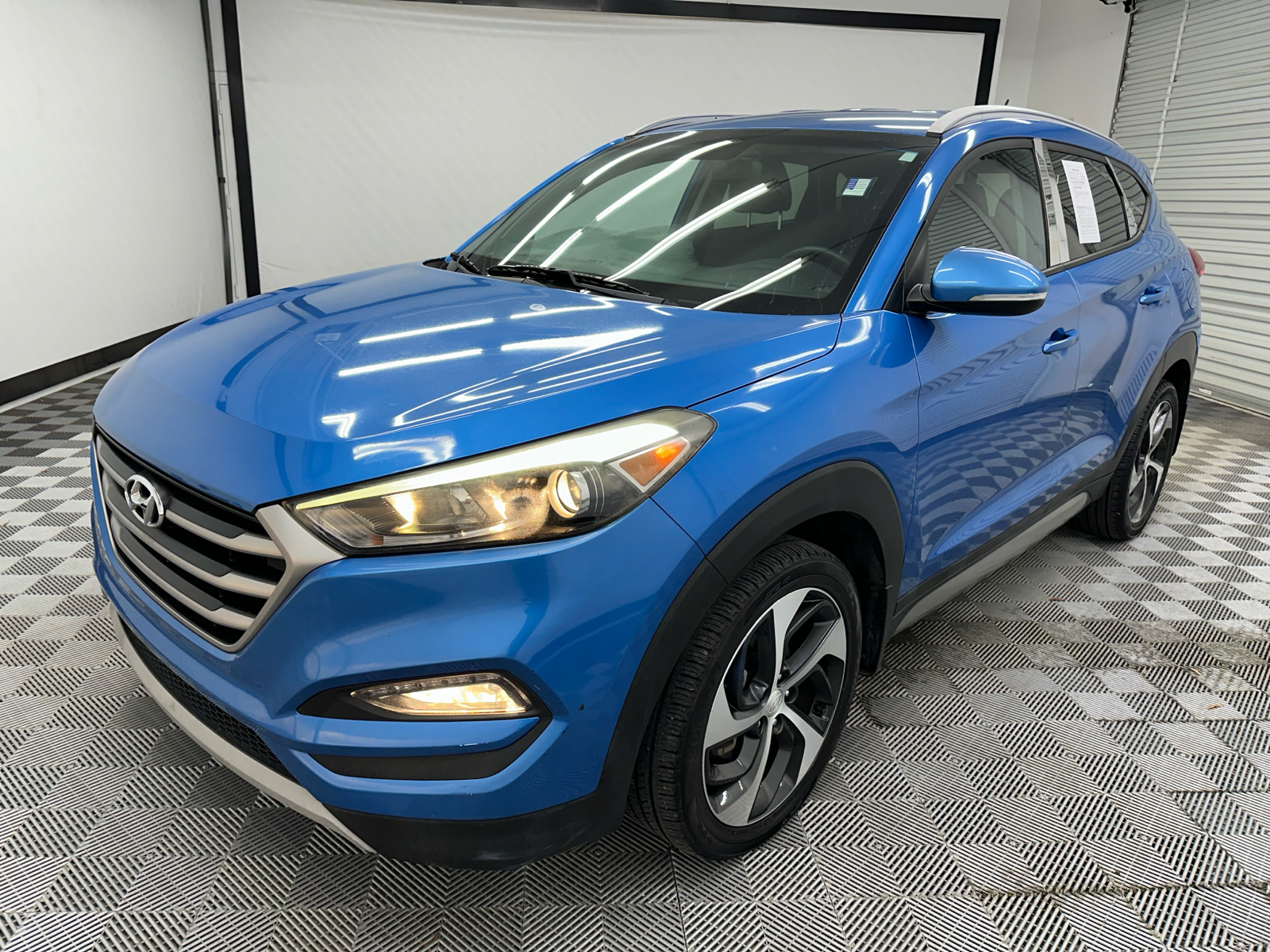 2017 Hyundai Tucson Sport 1