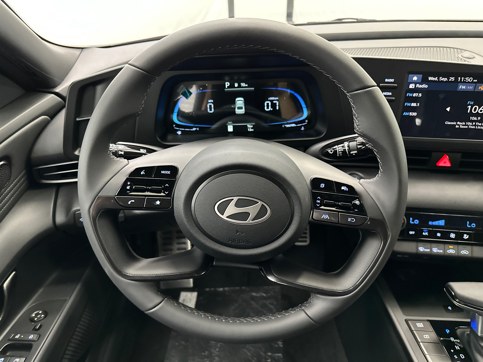 2025 Hyundai Elantra SEL 22