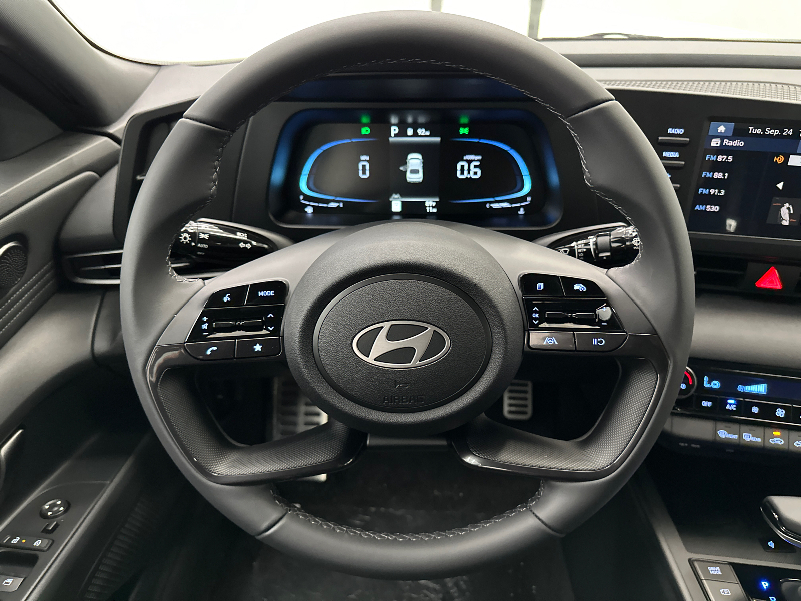 2025 Hyundai Elantra SEL 23