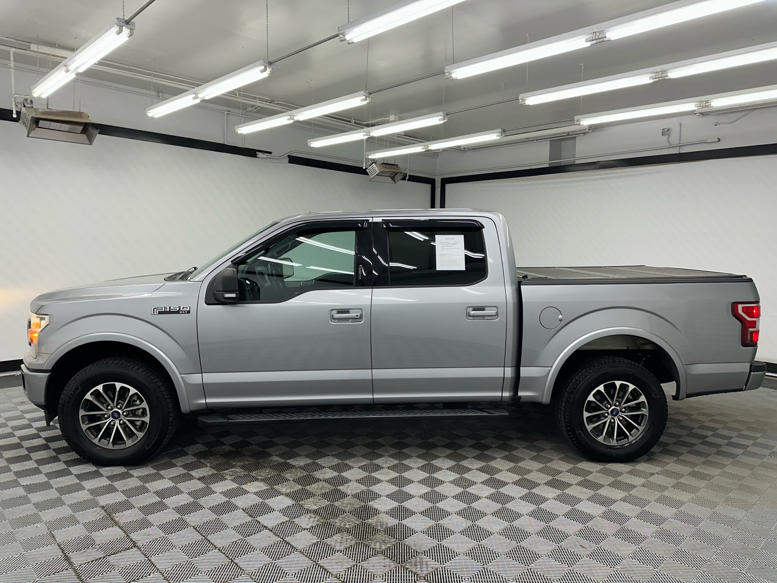 2020 Ford F-150 XLT 2