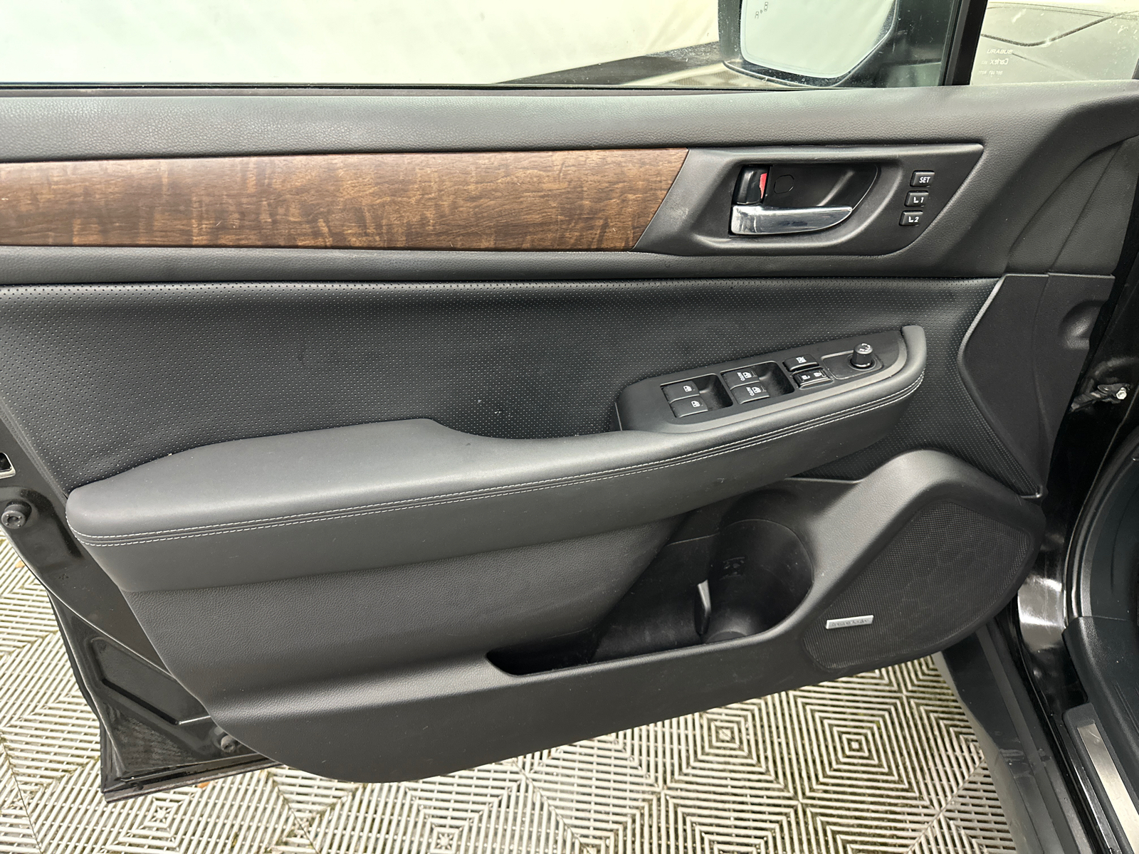 2016 Subaru Outback 2.5i 11