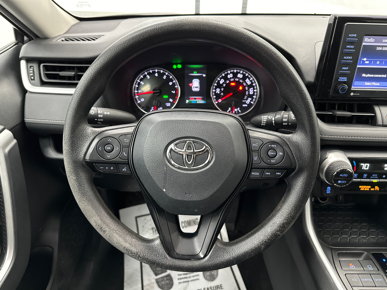 2022 Toyota RAV4 XLE 24
