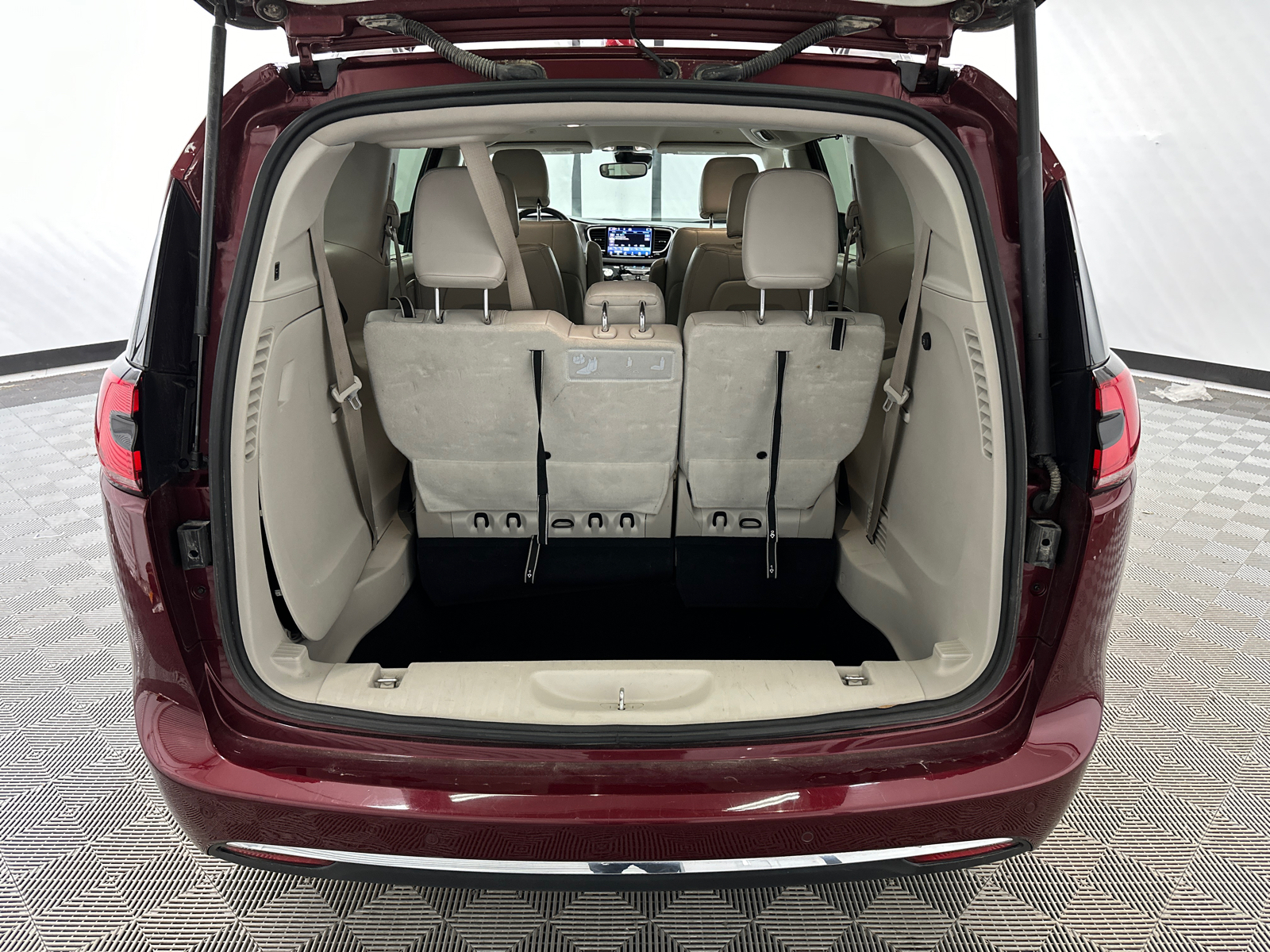 2021 Chrysler Pacifica Touring L 21