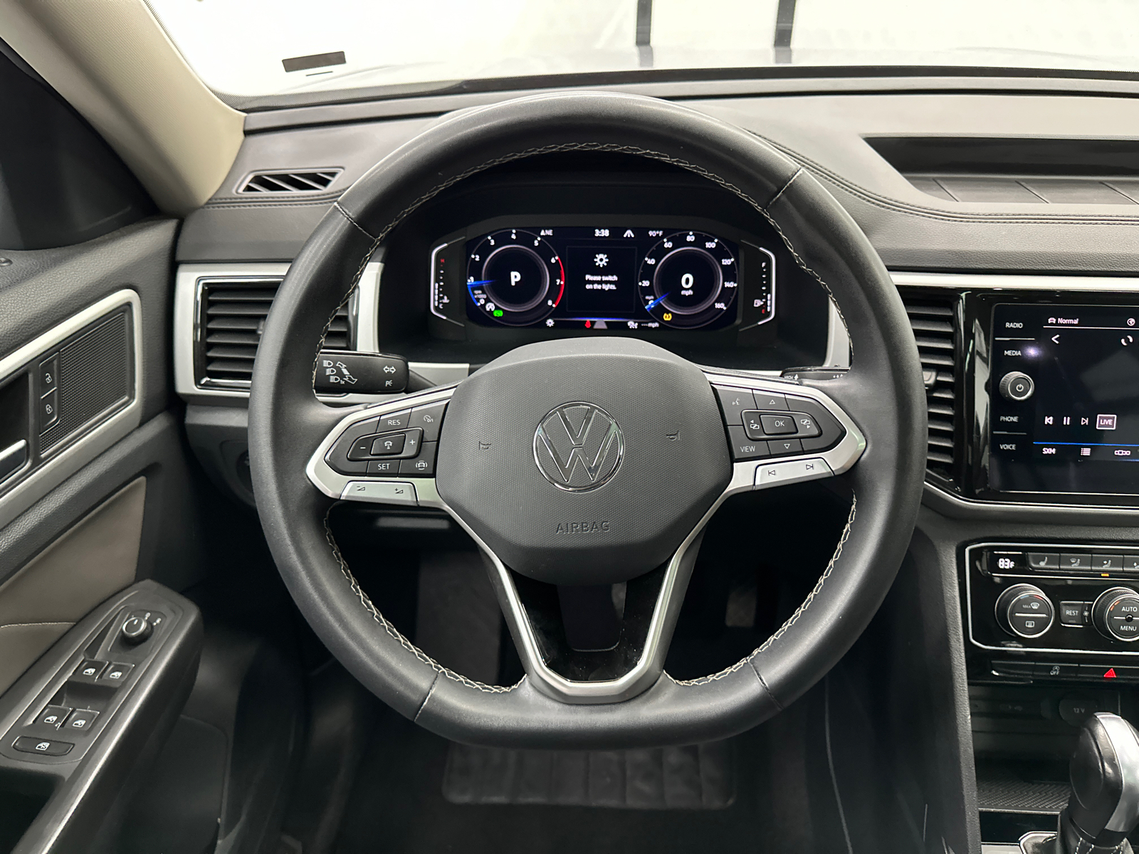 2022 Volkswagen Atlas 3.6L V6 SE w/Technology 27