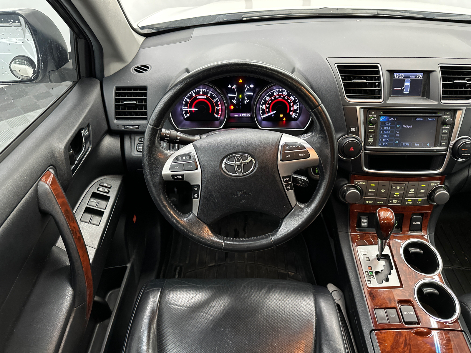 2013 Toyota Highlander Limited 26