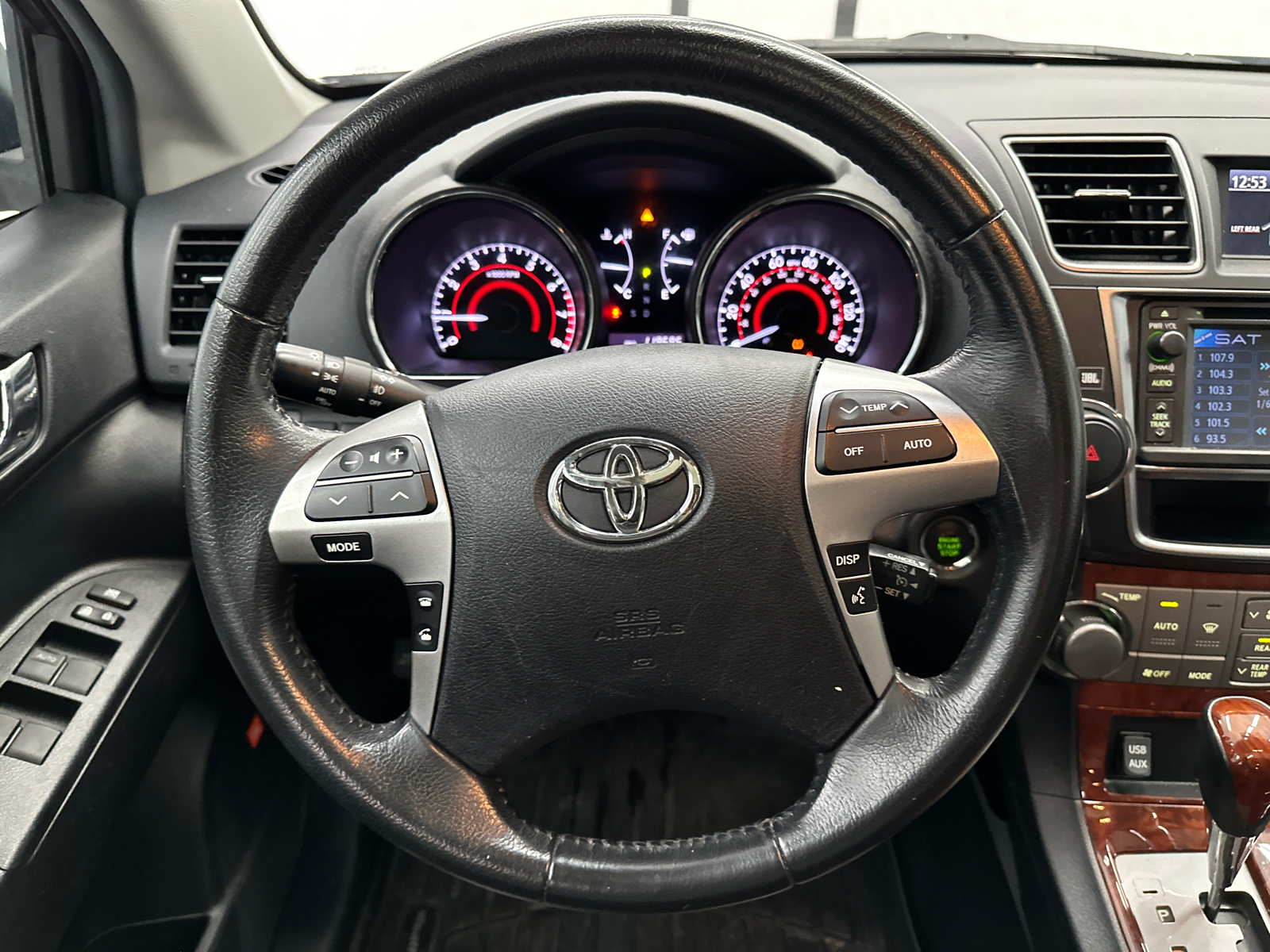 2013 Toyota Highlander Limited 27