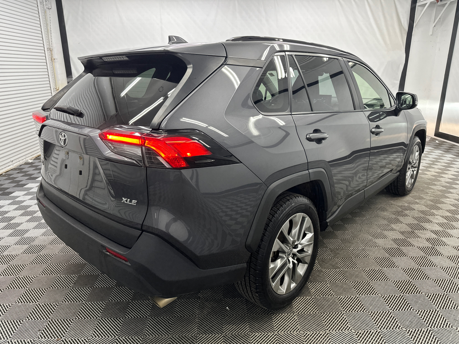 2020 Toyota RAV4 XLE Premium 5