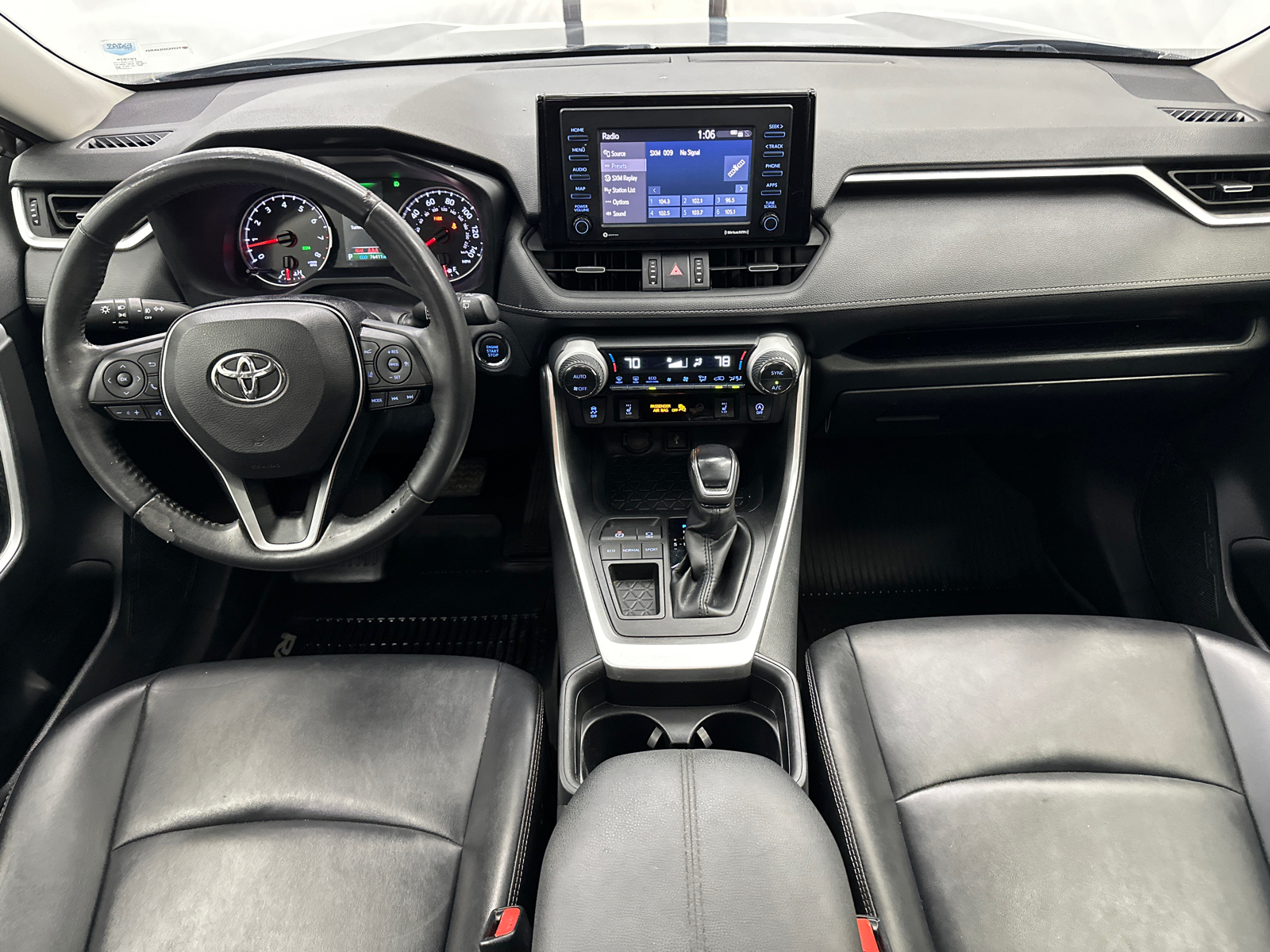 2020 Toyota RAV4 XLE Premium 25