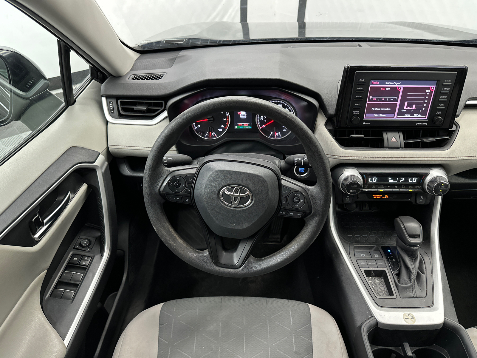 2022 Toyota RAV4 XLE 23