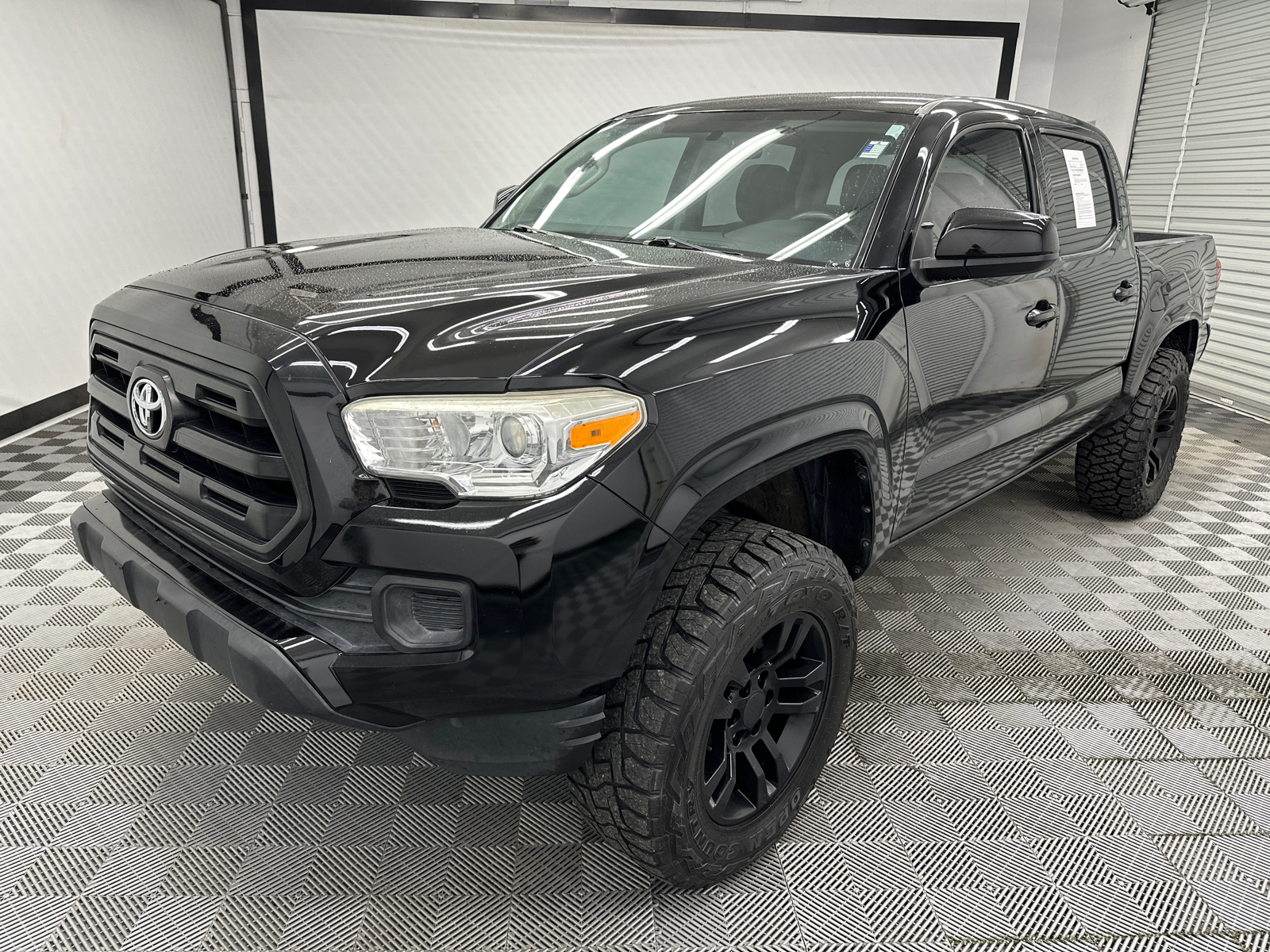 2017 Toyota Tacoma SR 1