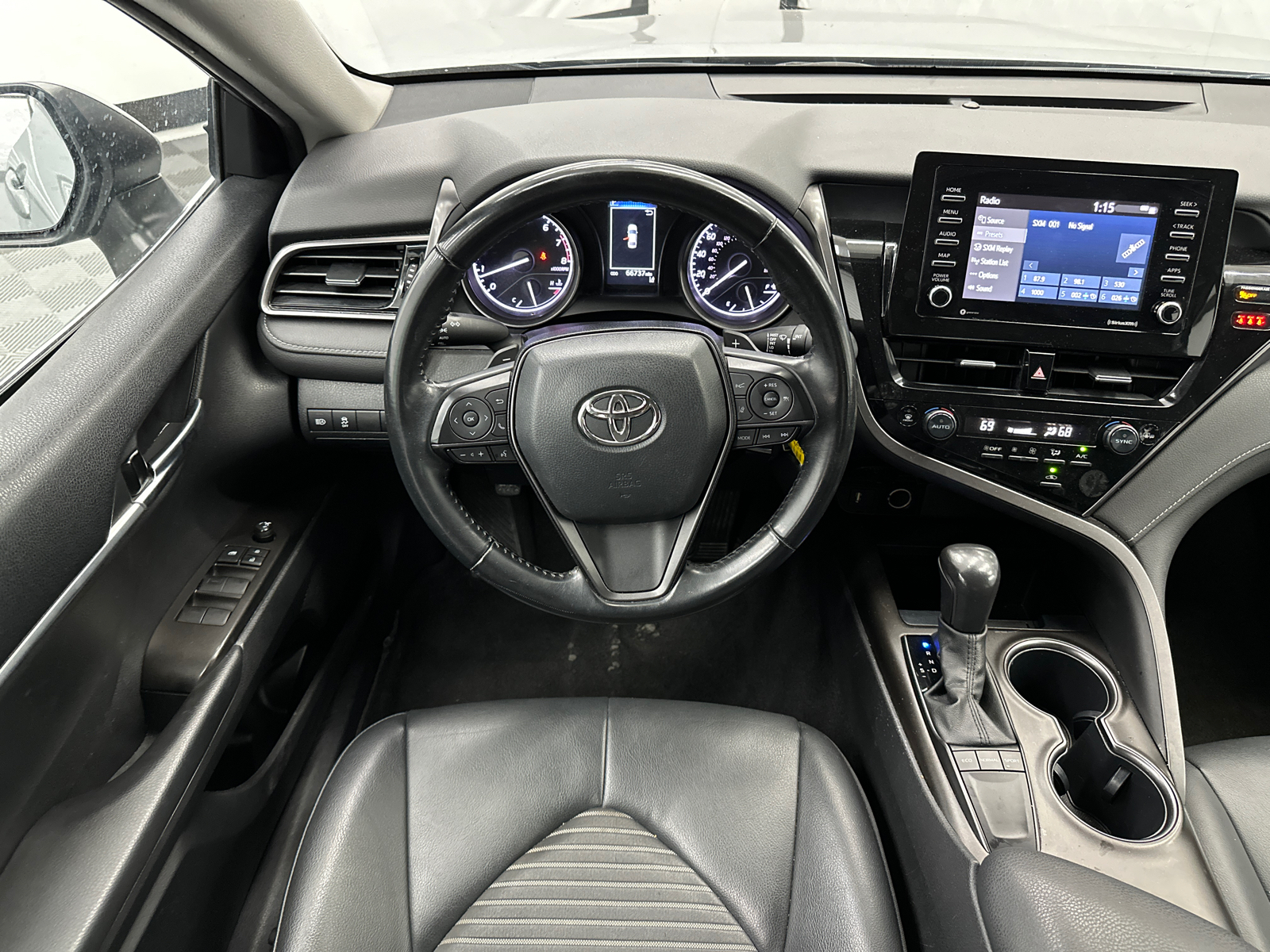 2022 Toyota Camry SE 22