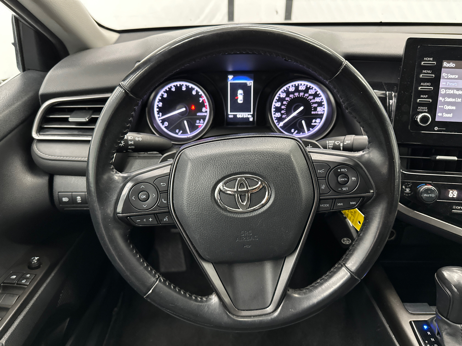 2022 Toyota Camry SE 23