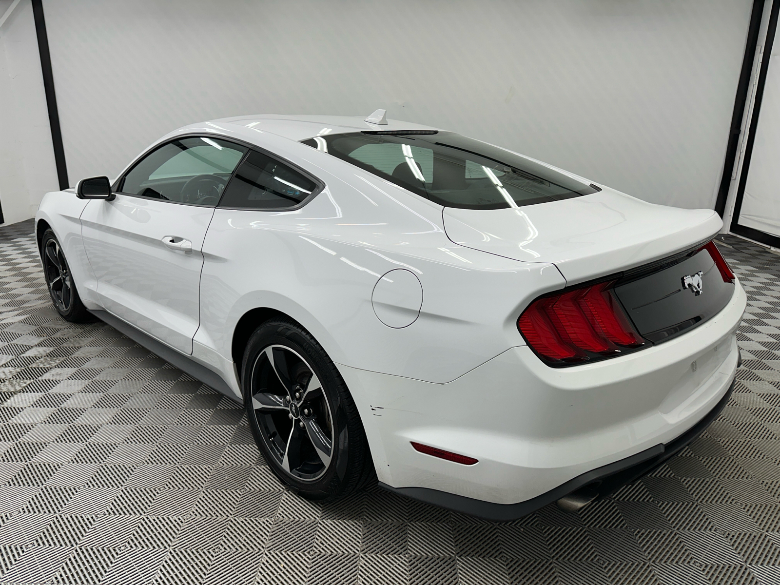 2021 Ford Mustang EcoBoost 3