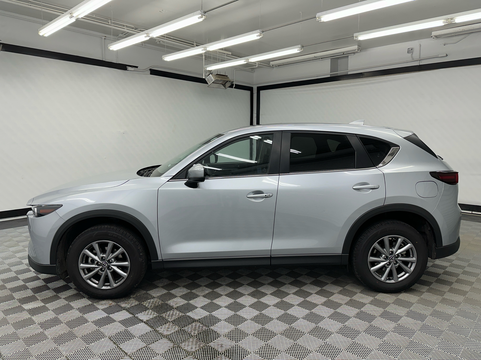 2023 Mazda CX-5 2.5 S Preferred Package 2