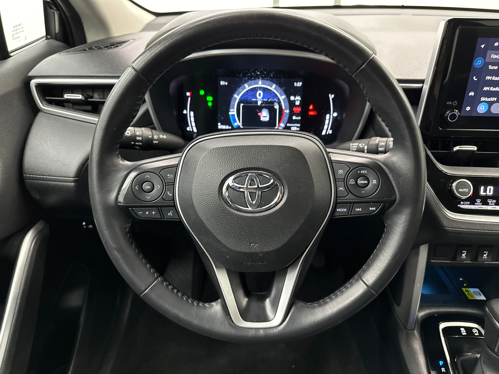 2023 Toyota Corolla Cross XLE 24