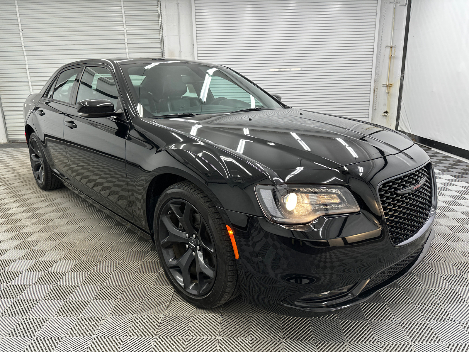 2023 Chrysler 300 S 7