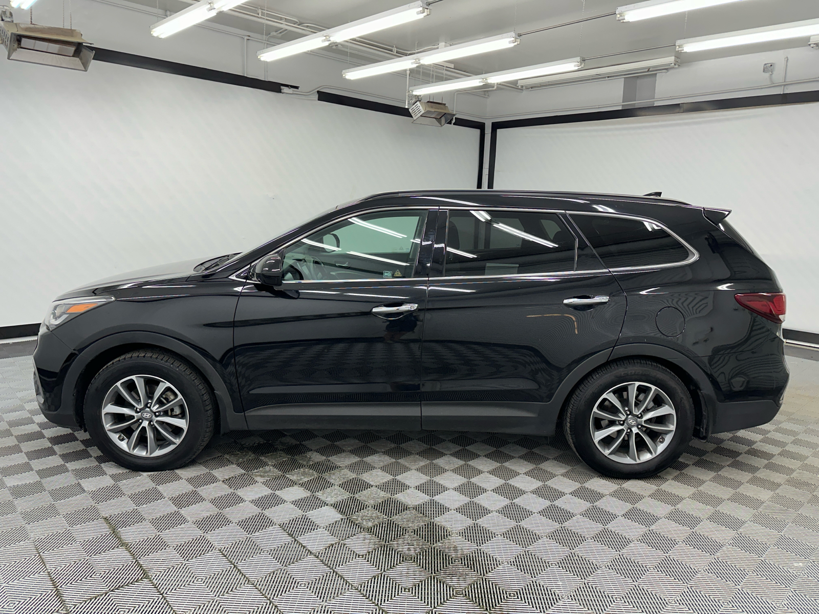 2018 Hyundai Santa Fe SE 2