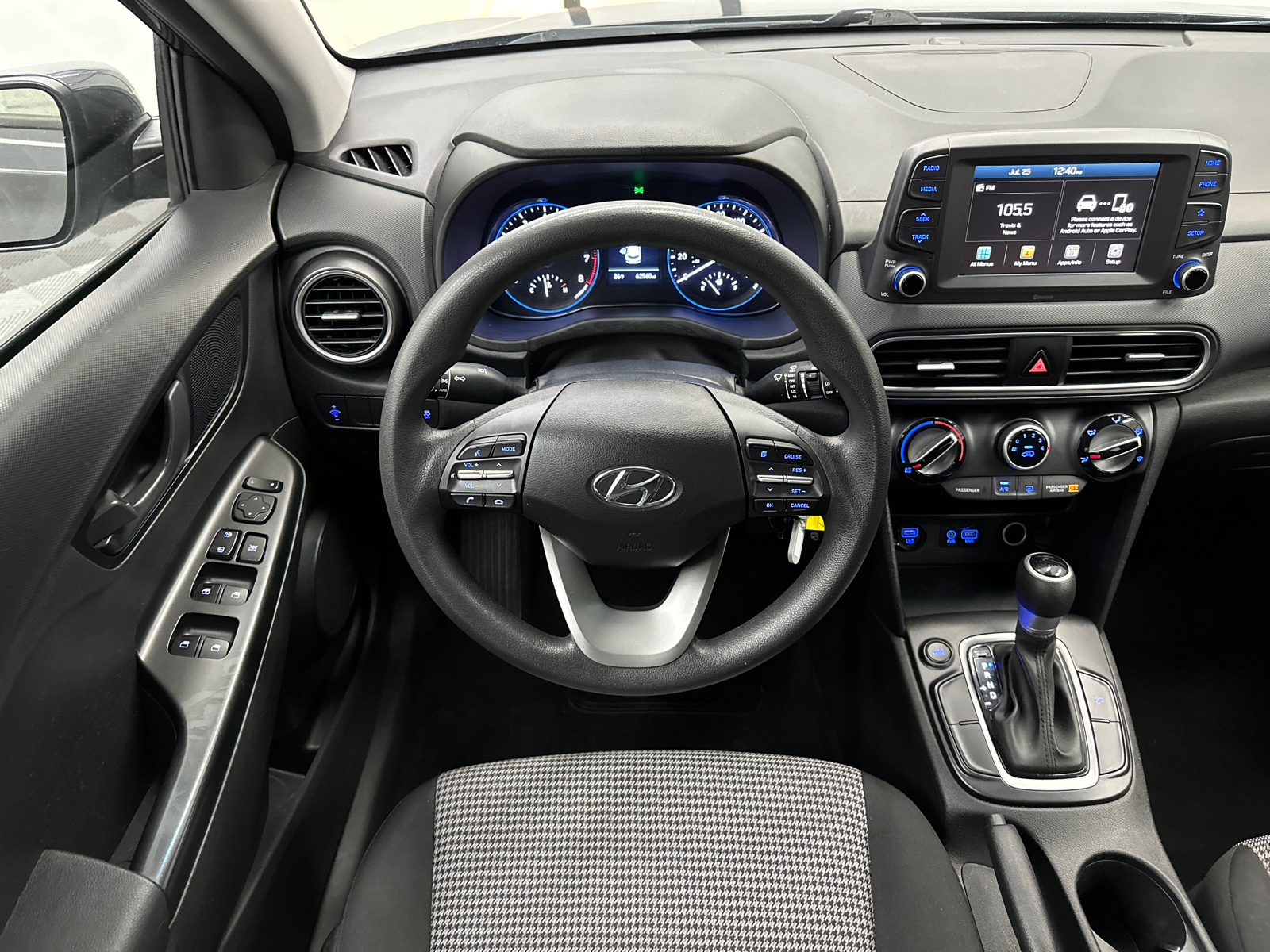 2021 Hyundai Kona SE 22