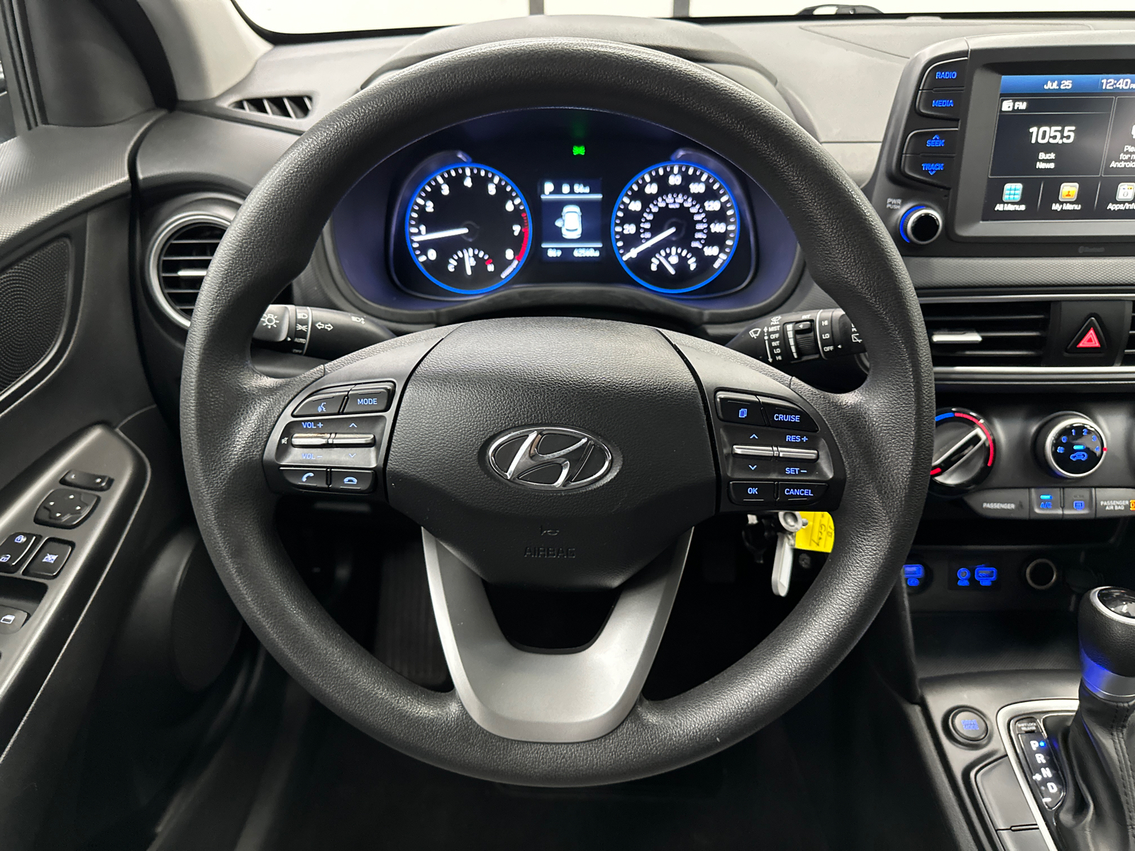 2021 Hyundai Kona SE 23