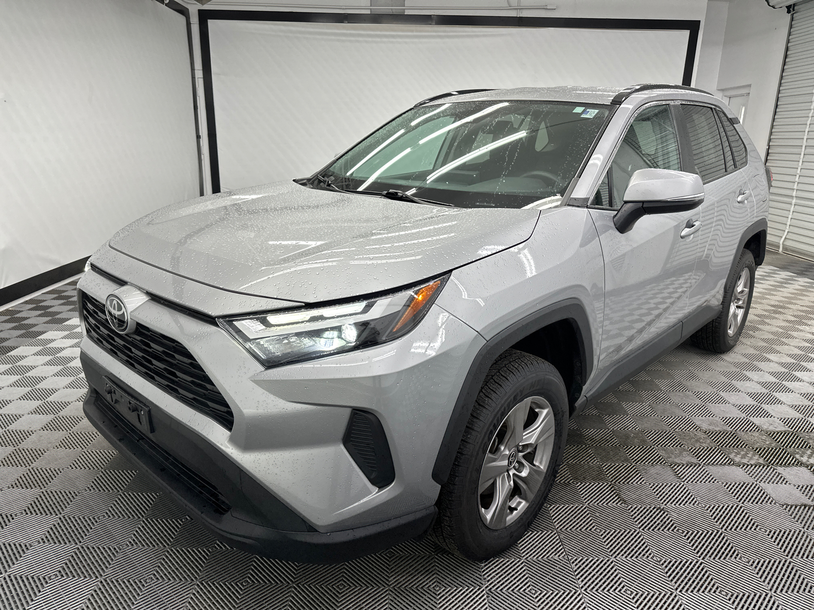 2022 Toyota RAV4 XLE 1