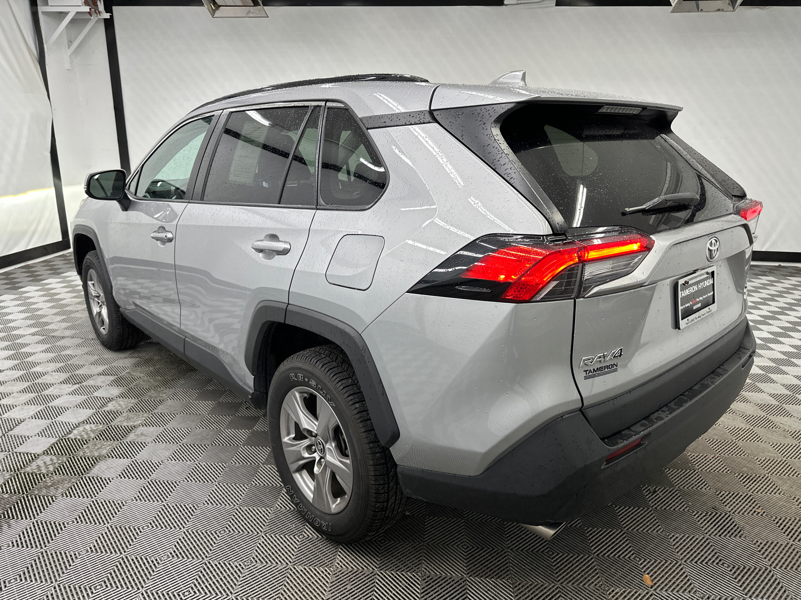 2022 Toyota RAV4 XLE 3