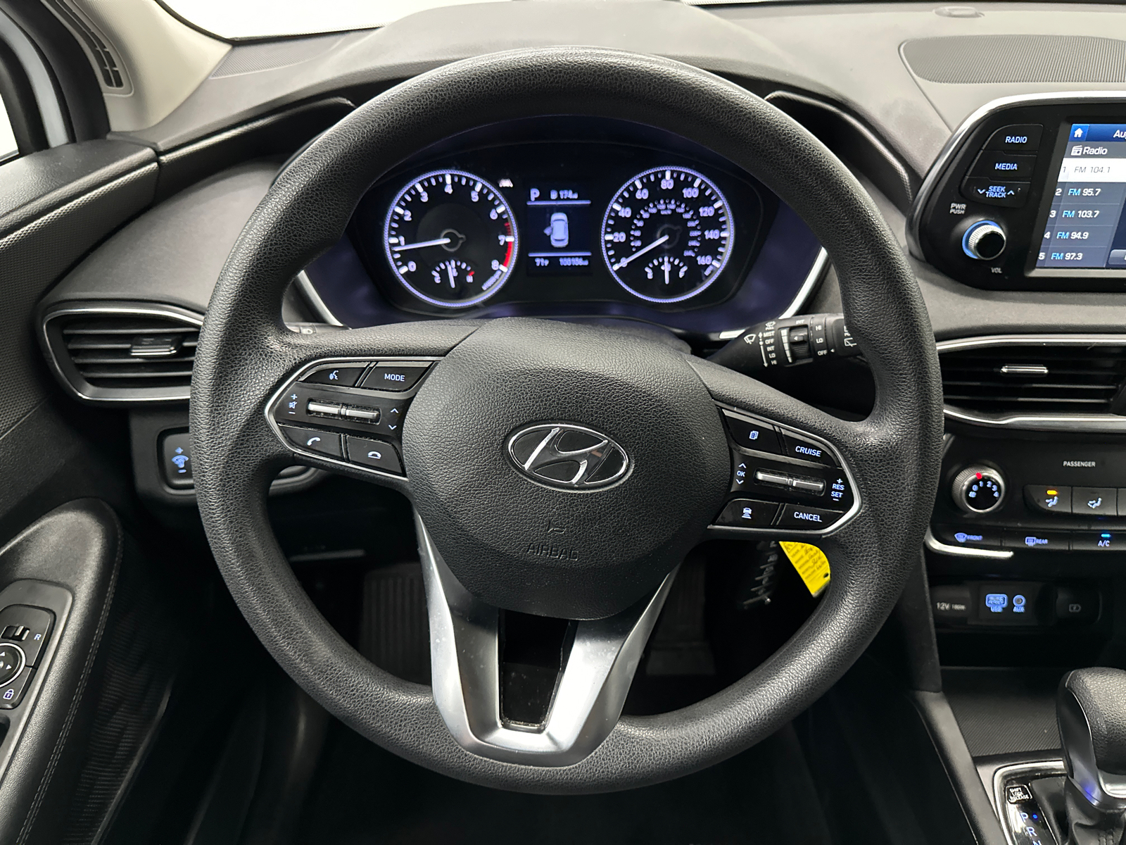 2019 Hyundai Santa Fe SE 2.4 23