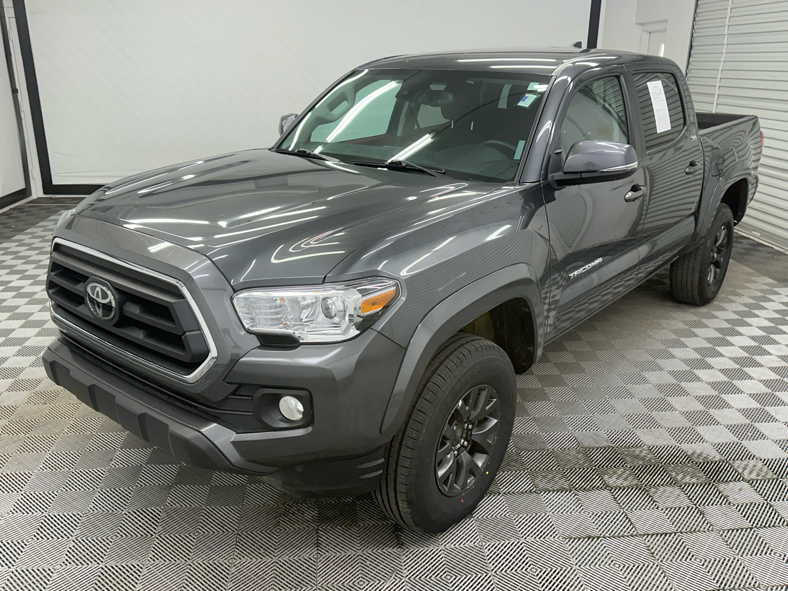 2023 Toyota Tacoma SR5 4WD 1