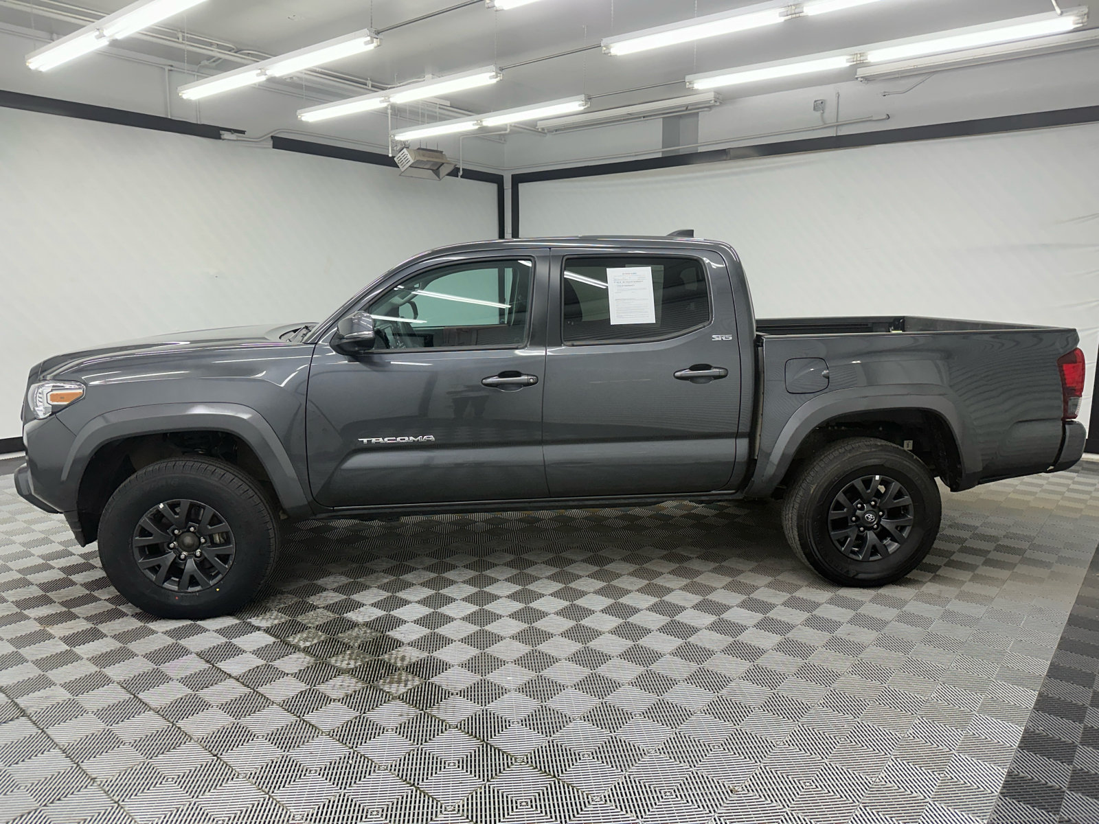 2023 Toyota Tacoma SR5 4WD 2