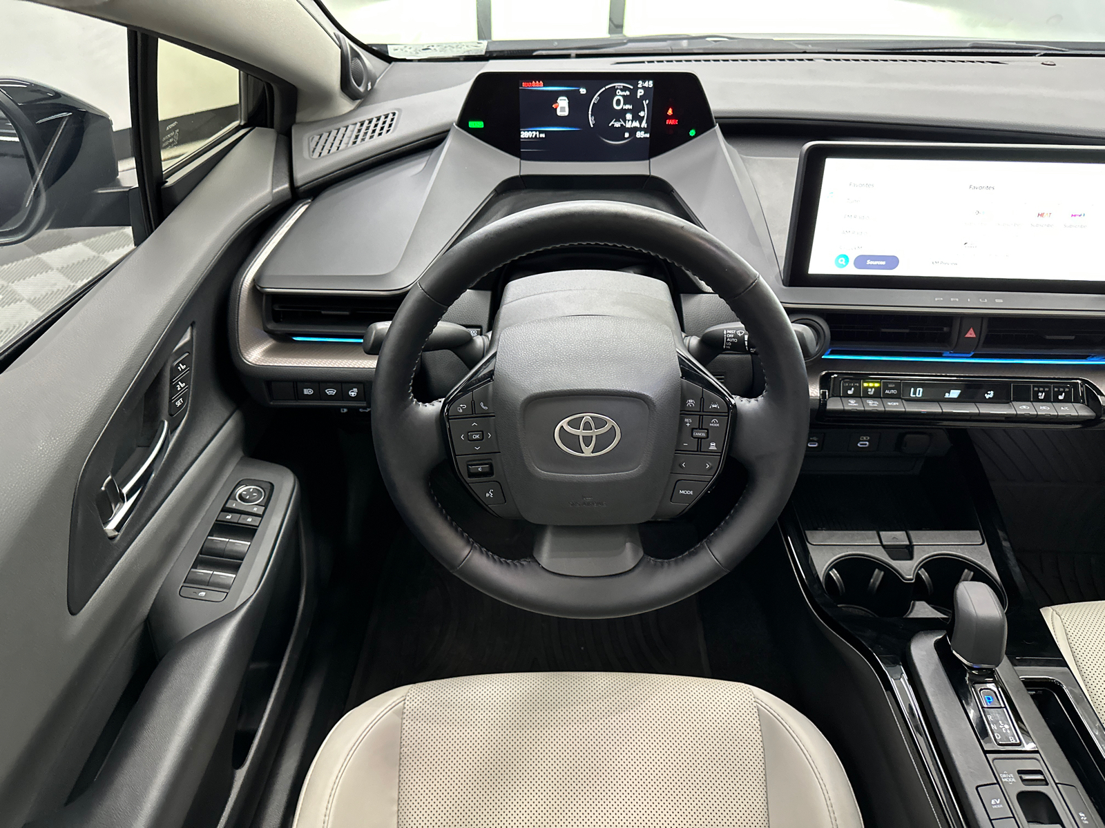 2023 Toyota Prius Four 26