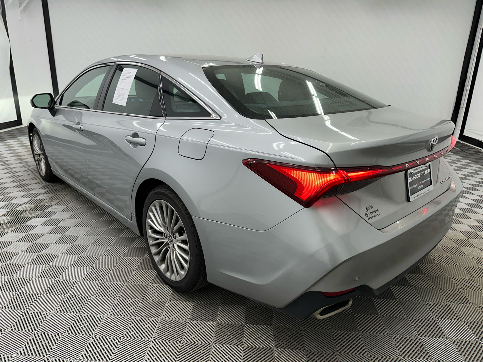 2022 Toyota Avalon Limited 3