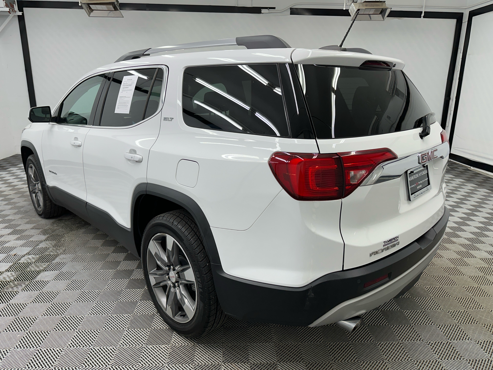 2018 GMC Acadia SLT-2 3