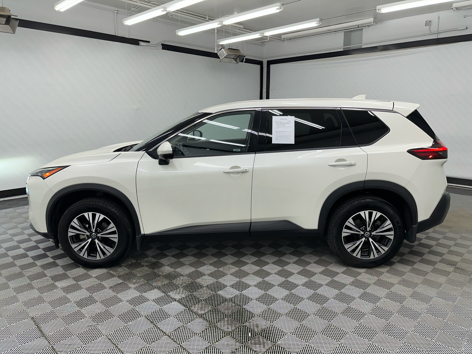 2021 Nissan Rogue SV 2