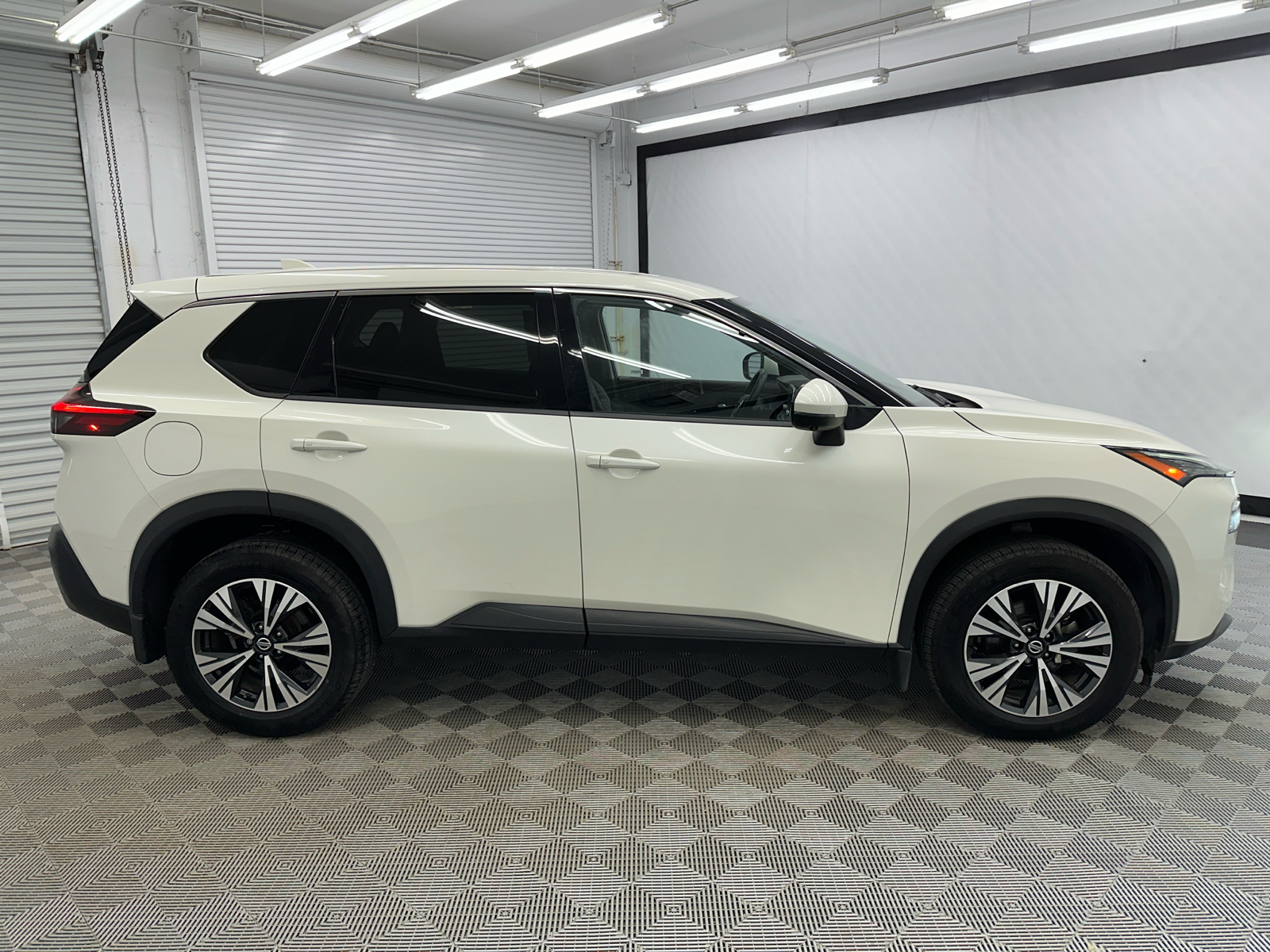 2021 Nissan Rogue SV 6