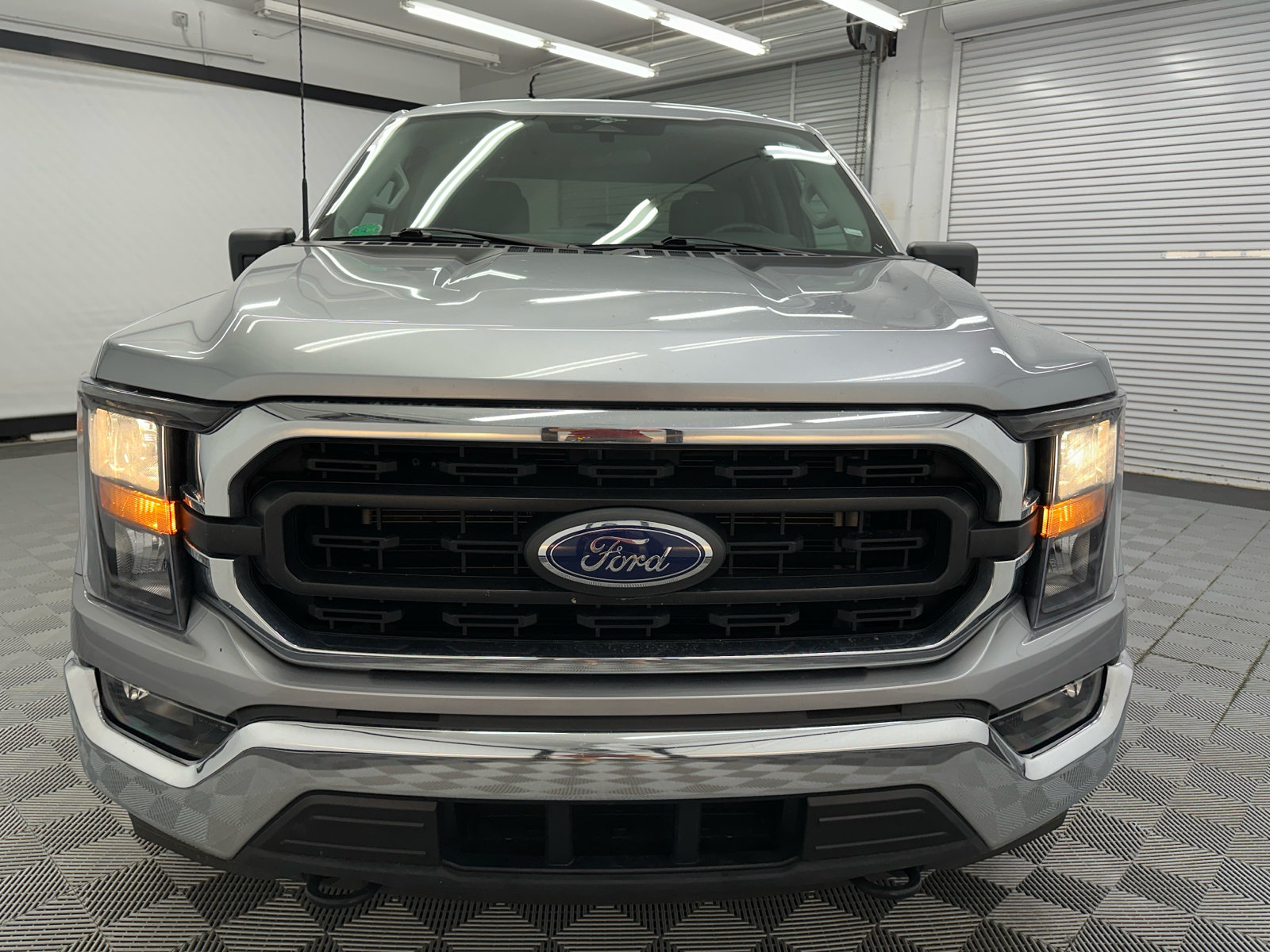 2023 Ford F-150 XL 8