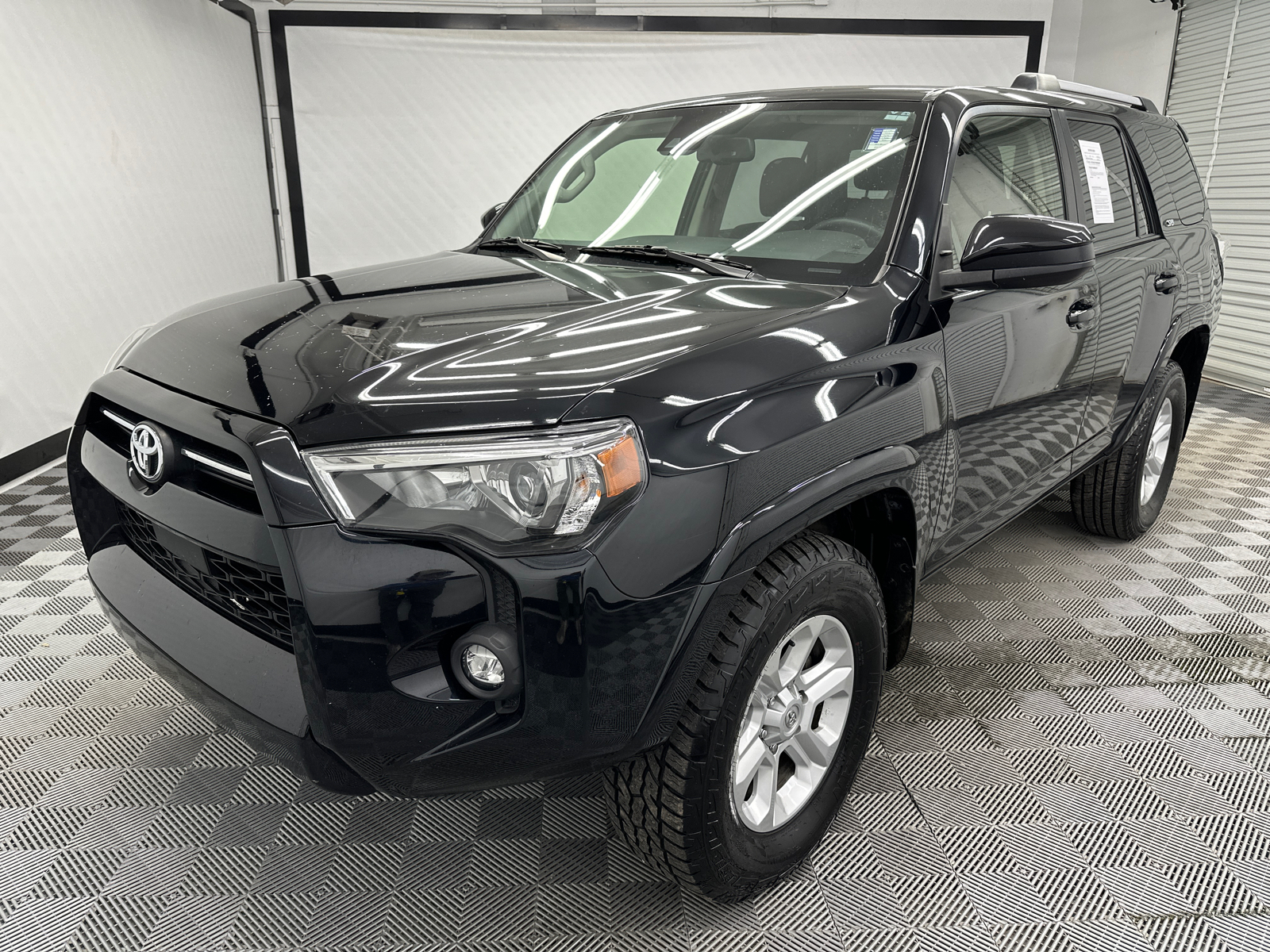 2022 Toyota 4Runner SR5 1