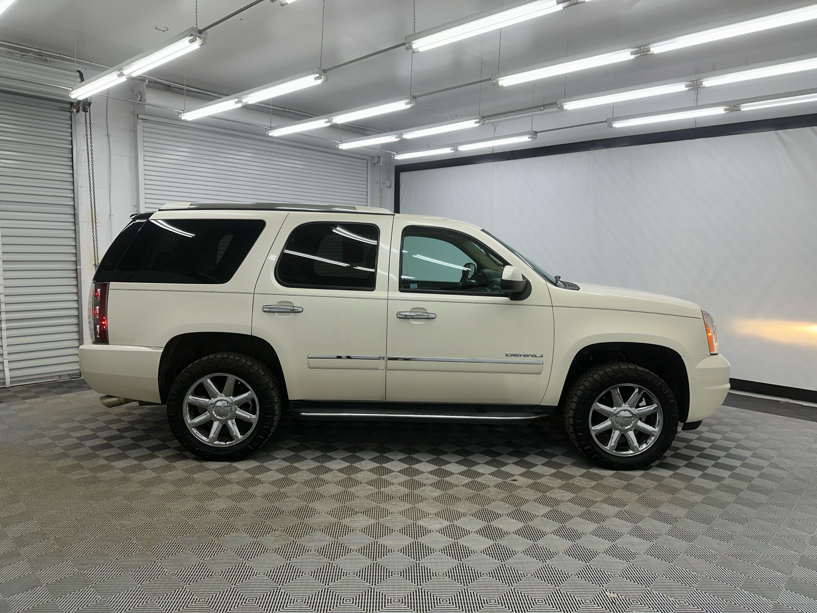 2013 GMC Yukon Denali 6