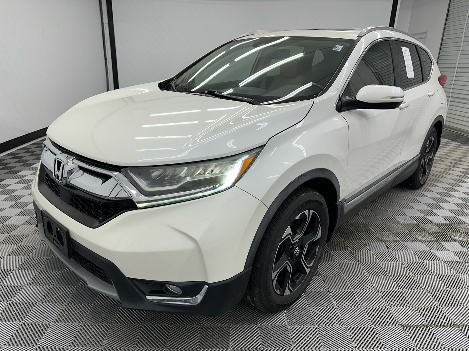 2018 Honda CR-V Touring 1