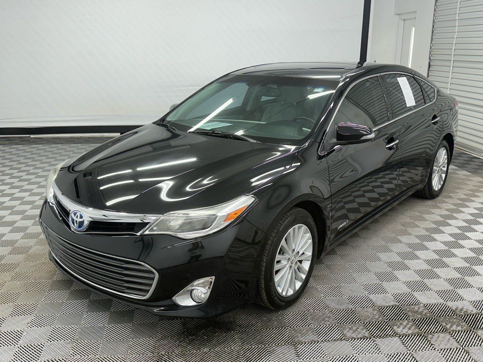 2014 Toyota Avalon Hybrid Limited 1