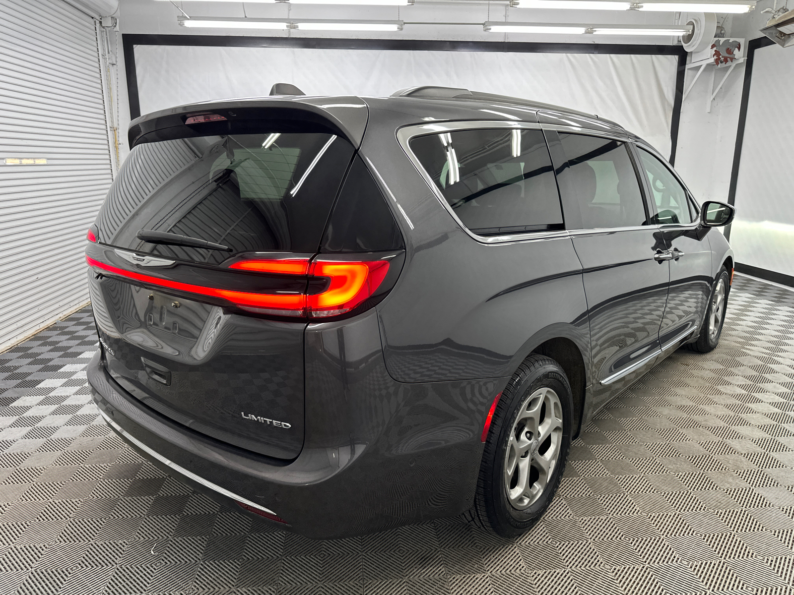 2022 Chrysler Pacifica Limited 5