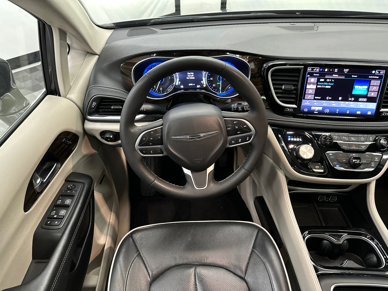 2022 Chrysler Pacifica Limited 27