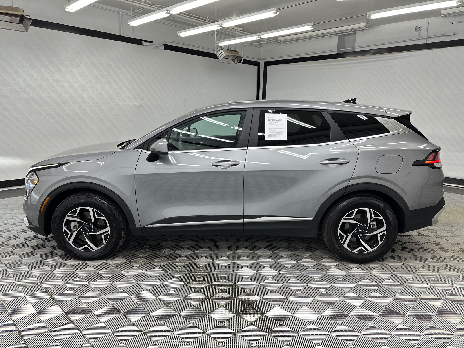 2023 Kia Sportage LX 2