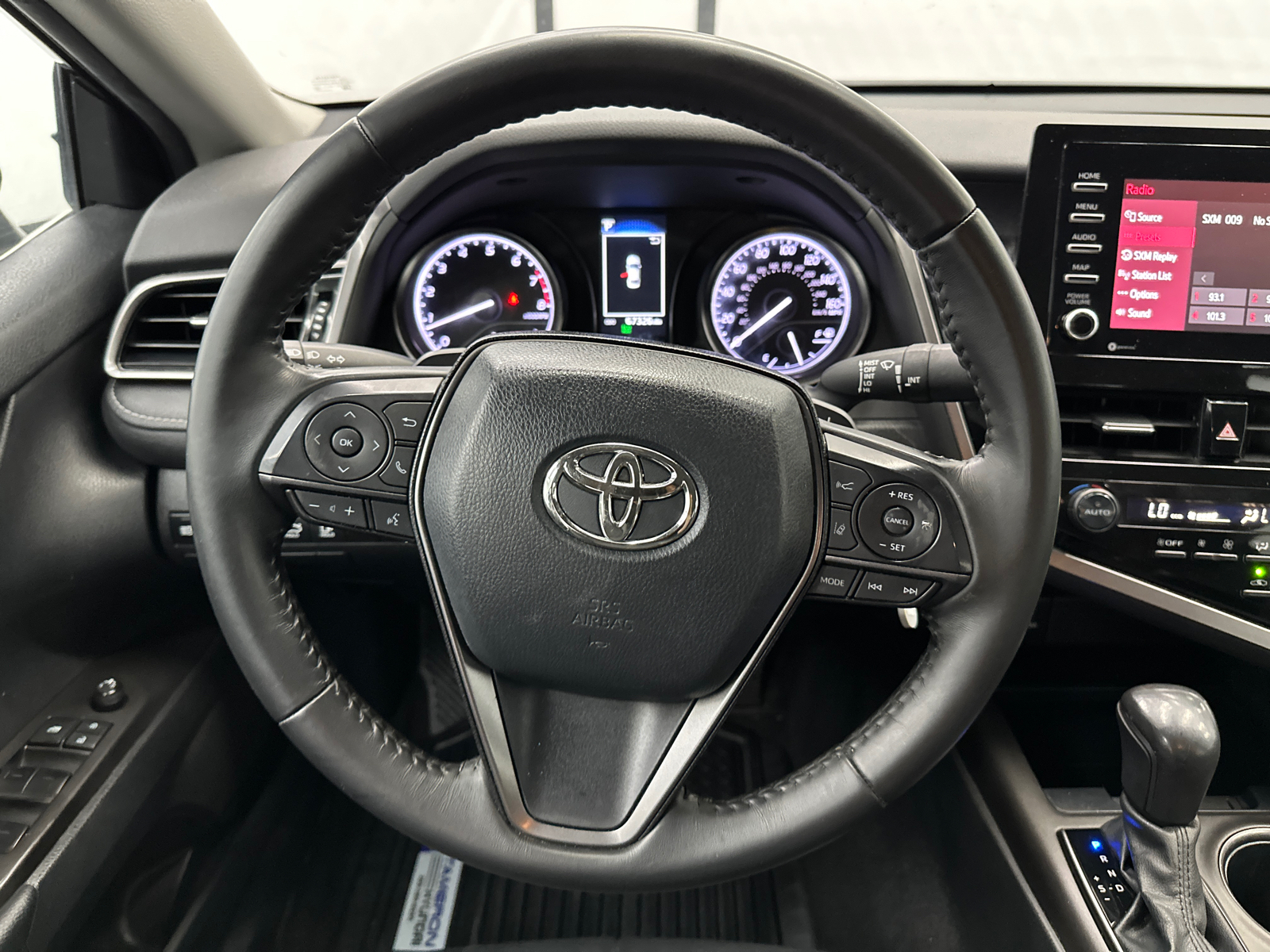 2022 Toyota Camry SE 23