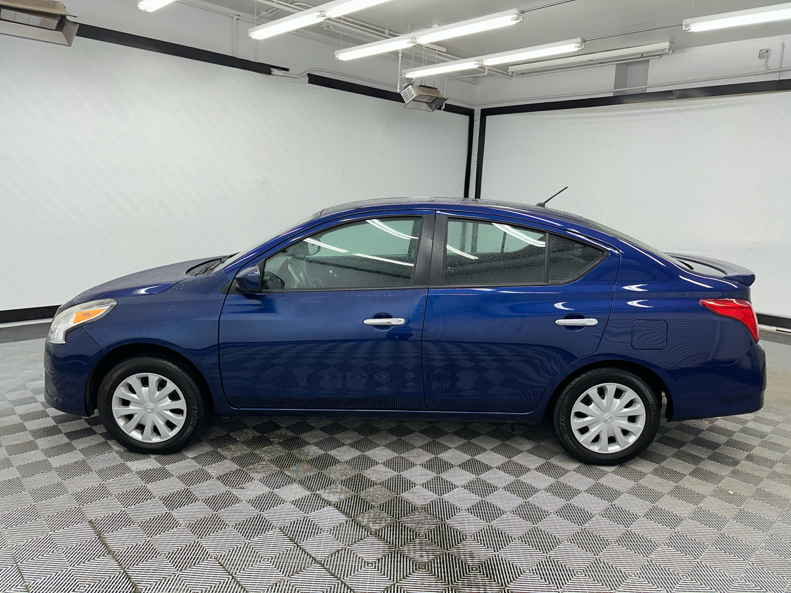 2018 Nissan Versa 1.6 SV 2