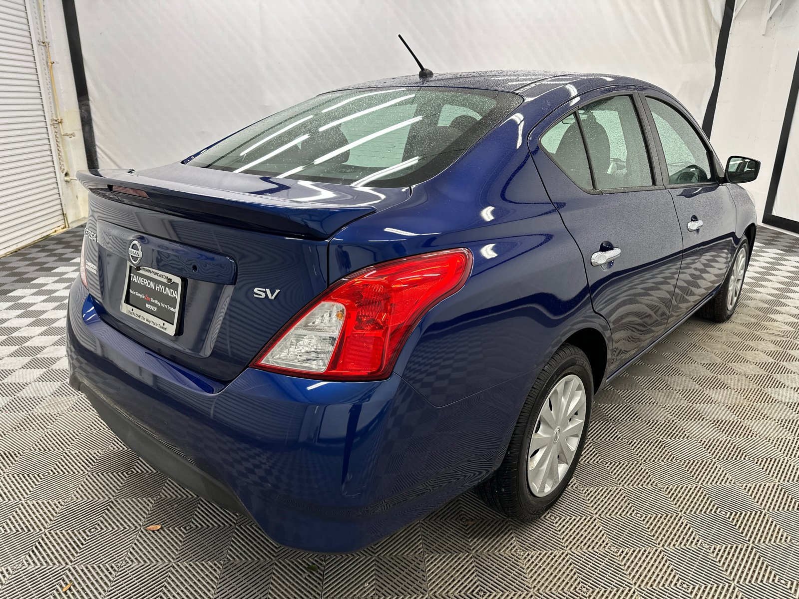 2018 Nissan Versa 1.6 SV 5