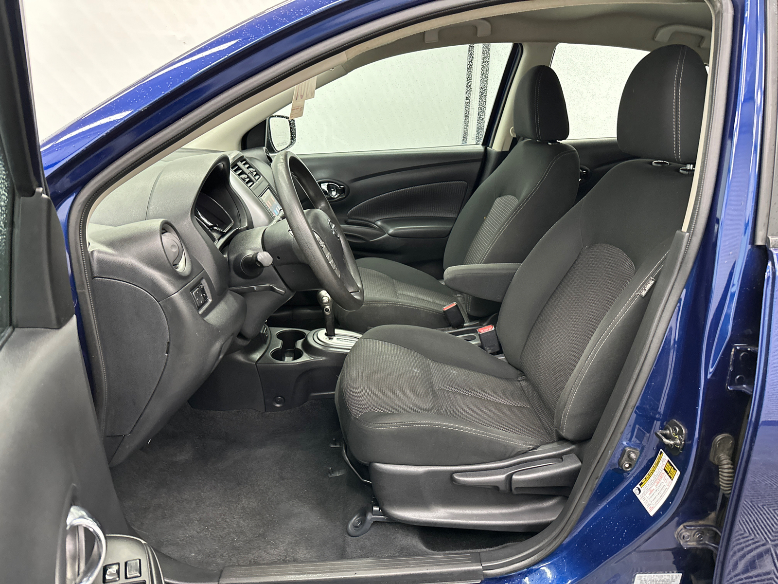 2018 Nissan Versa 1.6 SV 9