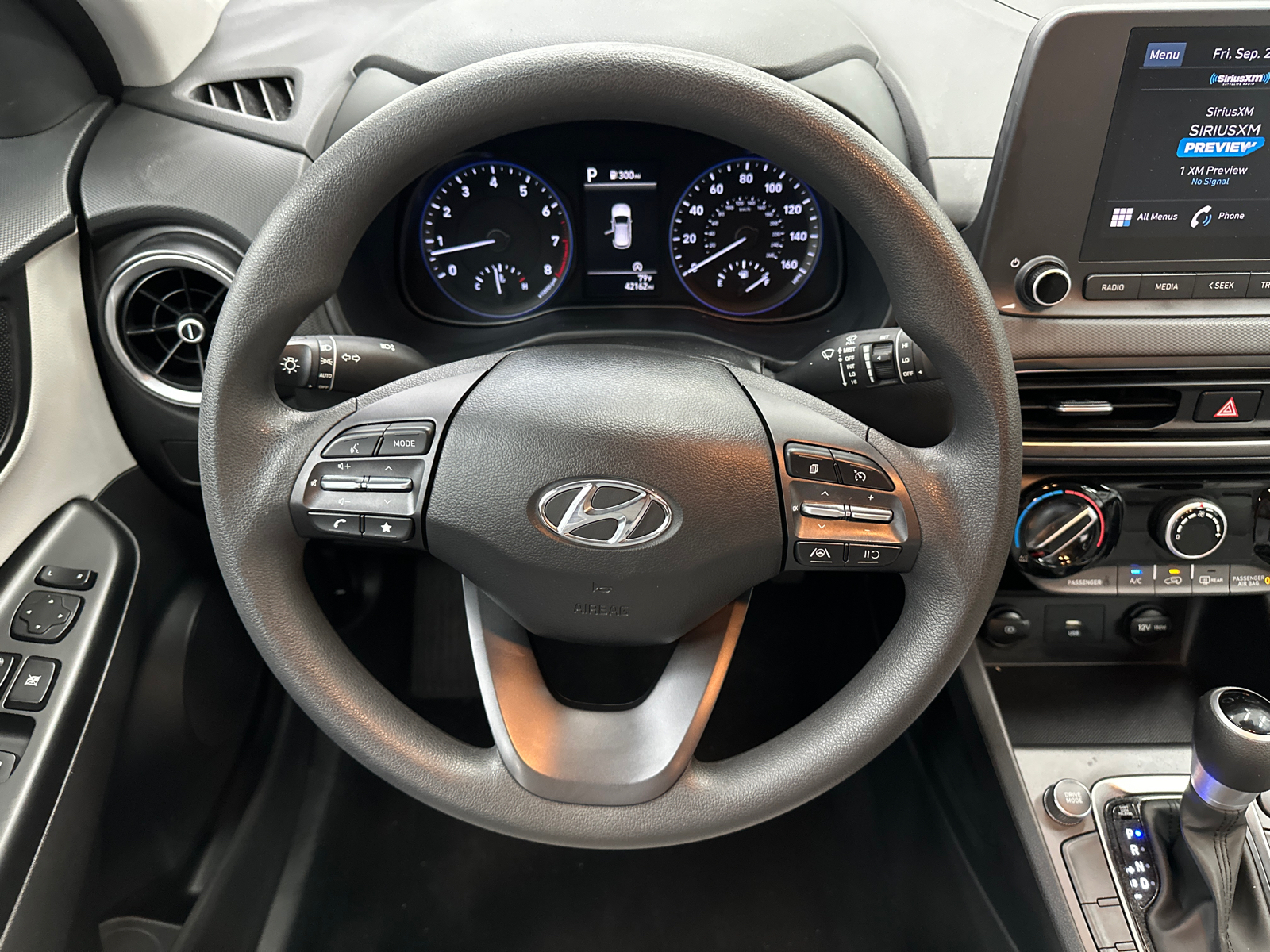 2023 Hyundai Kona SEL 24